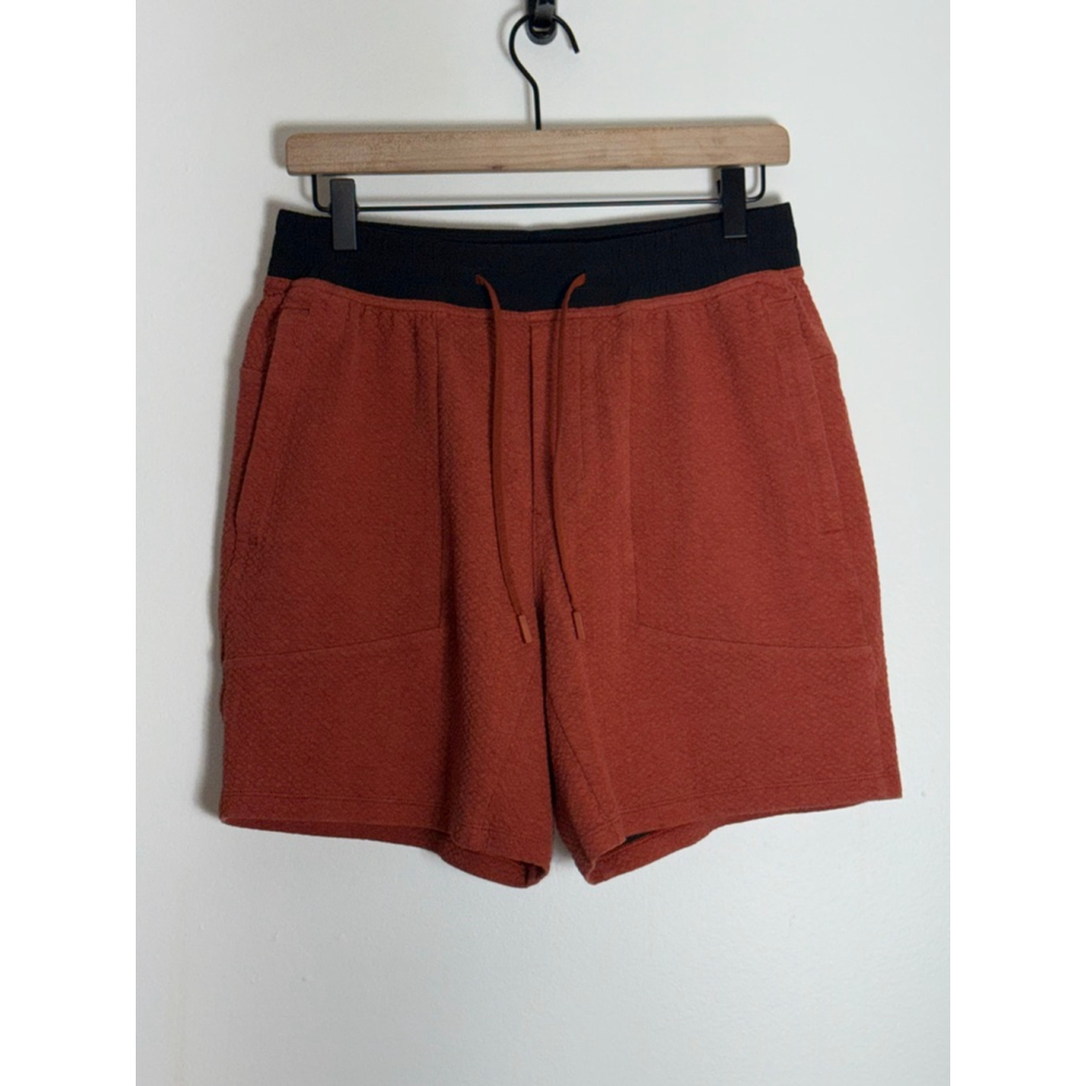 Men’s Lululemon Athletic Shorts size Medium Rust Red Unlined 7 in Inseam - Picture 2 of 7